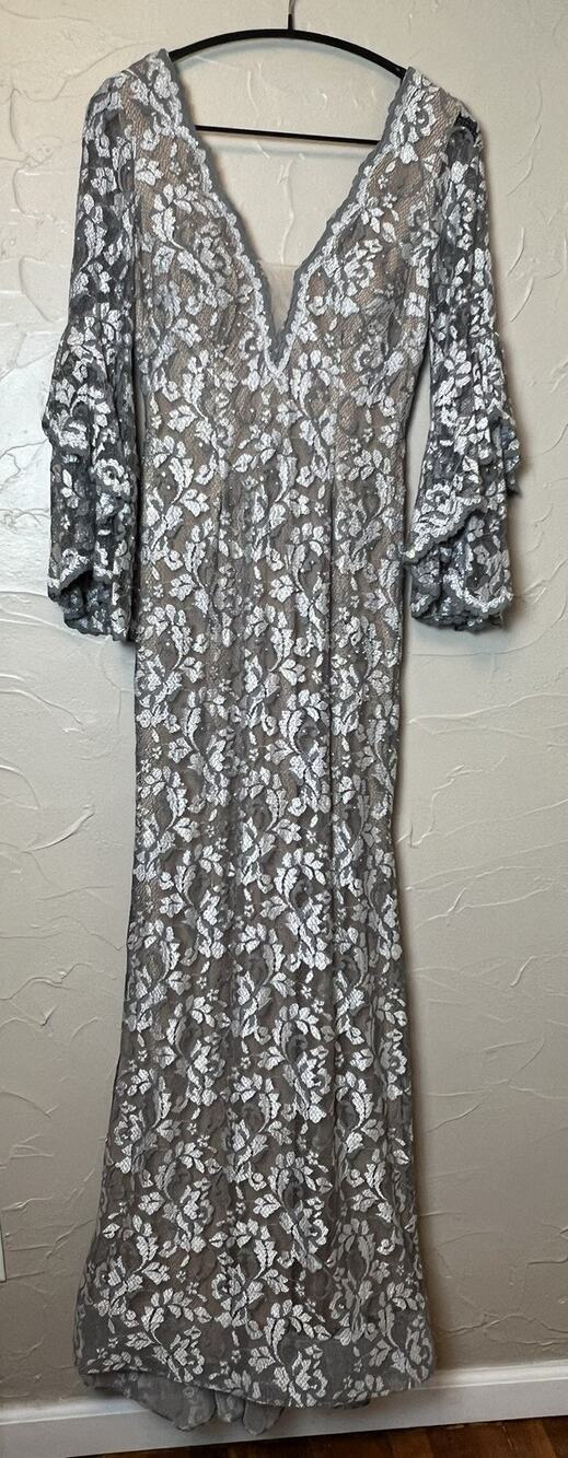 Betsy & Adam Silver Sequin Lace Formal Gown MOB Dress Size 6 Flutter Sleeves